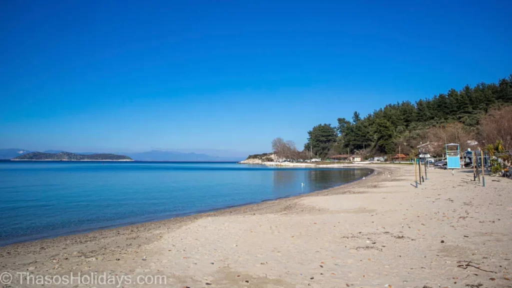 The Limenas beach between Karnagio and the old port