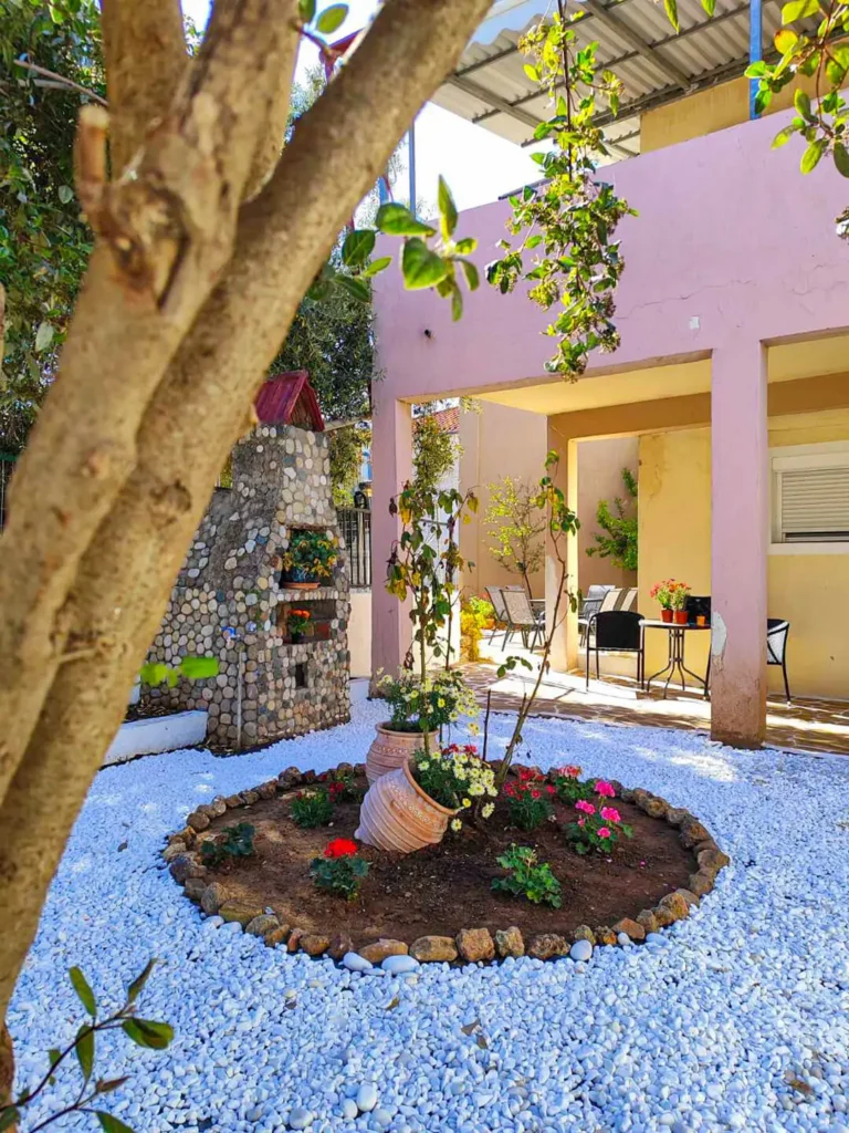 christos apartment garden (8)