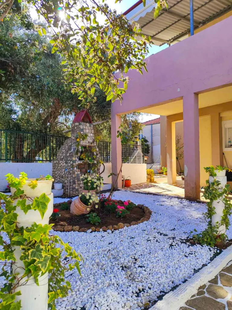 christos apartment garden (8)