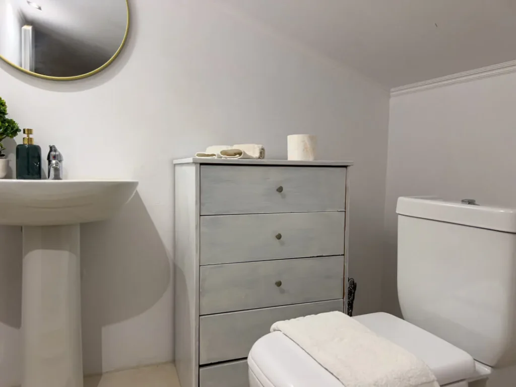 Villa Aniez bathroom 1st floor