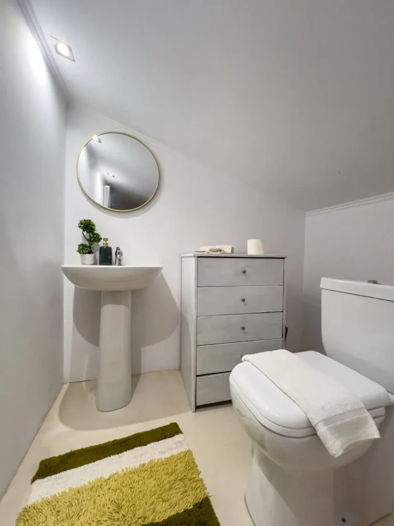 Villa Aniez bathroom 1st floor
