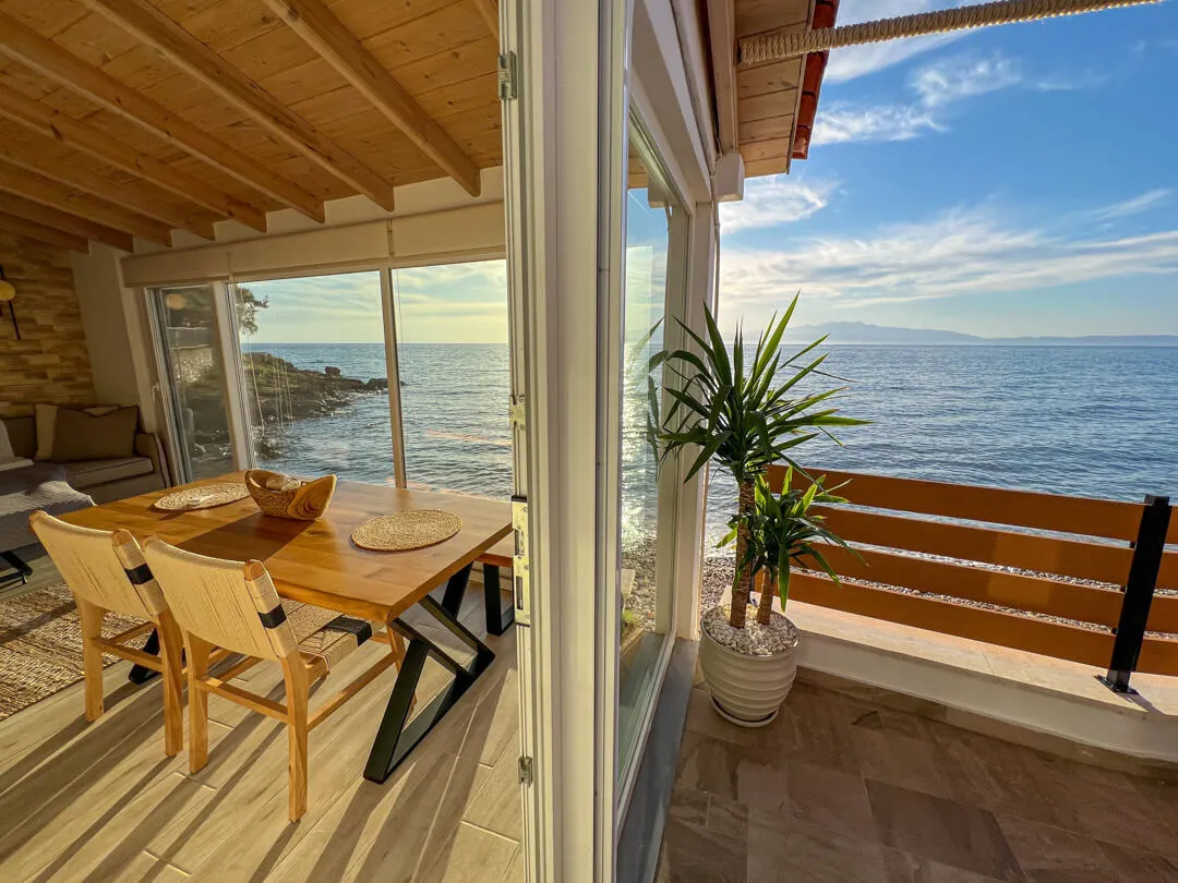 navis glass window (2) Navis Luxury Thassos